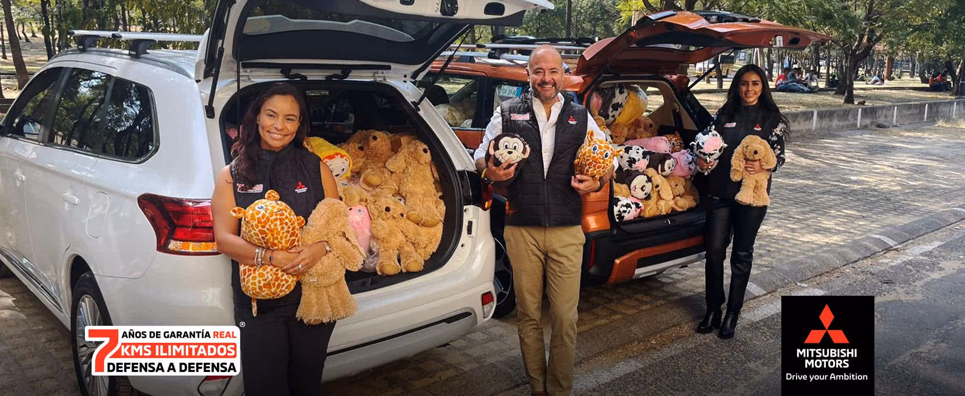 Mitsubishi Motors de México ayuda a los Reyes Magos con entrega de juguetes.